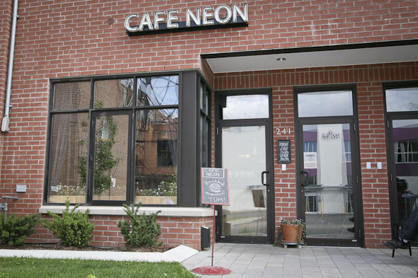 20110916 - cafeneon - 1. - jpg