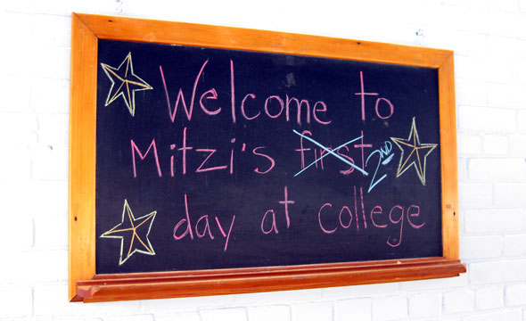 Mitzi的大学