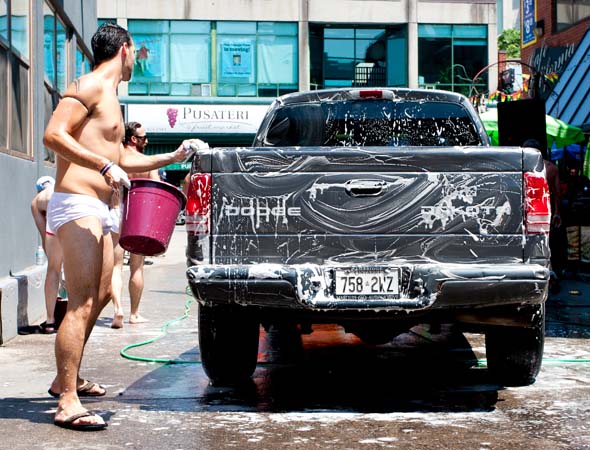 裸洗的洗车